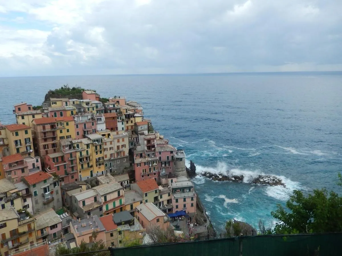 Charming Apartment In Corniglia 43 M² With Parking