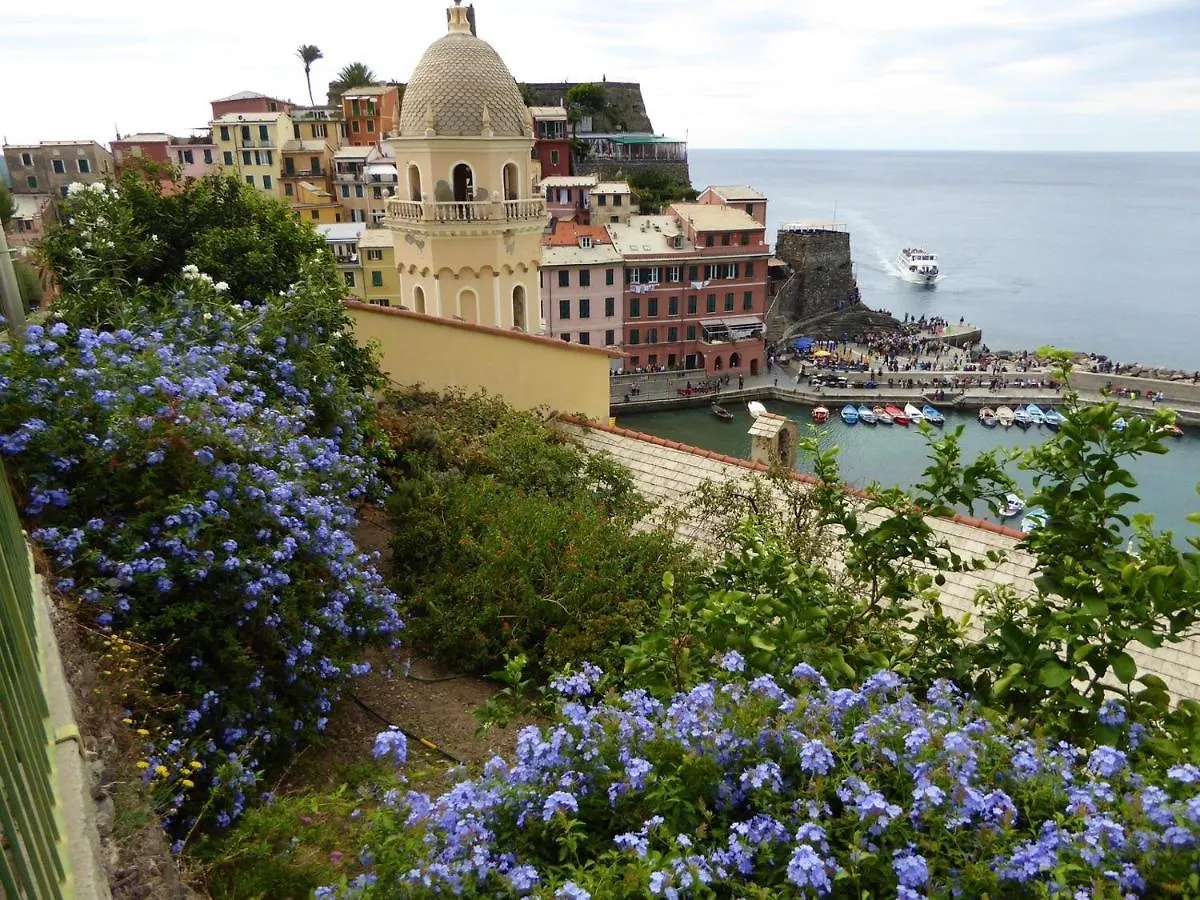 Charming Apartment In Corniglia 43 M² With Parking Italy